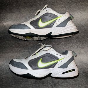 Nike Air Monarch IV
Men's Training Shoes